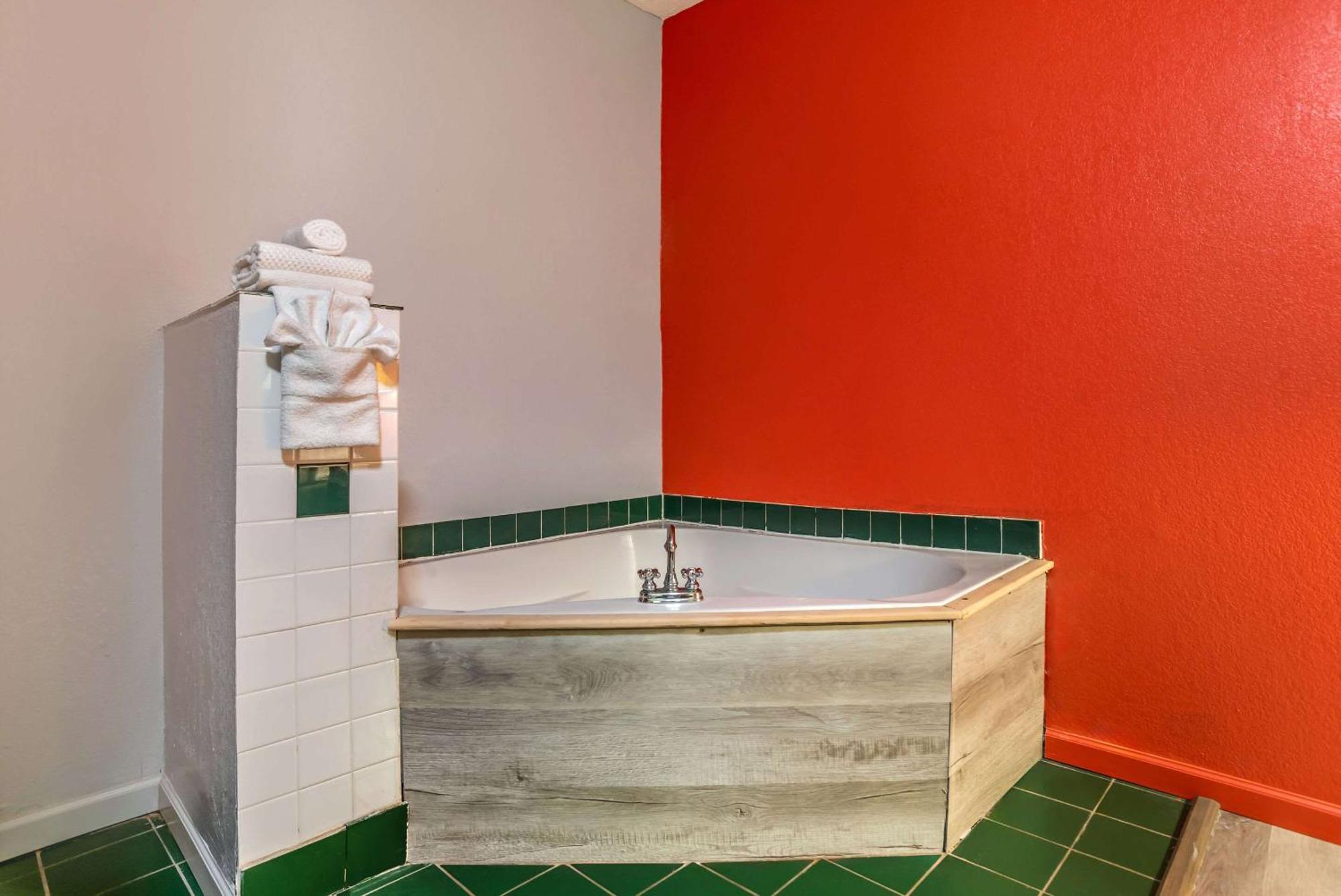 Econo & Hotel Philadelphia